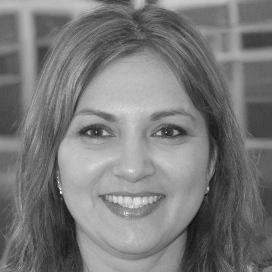 Laura Martínez, consultora financiera certificada